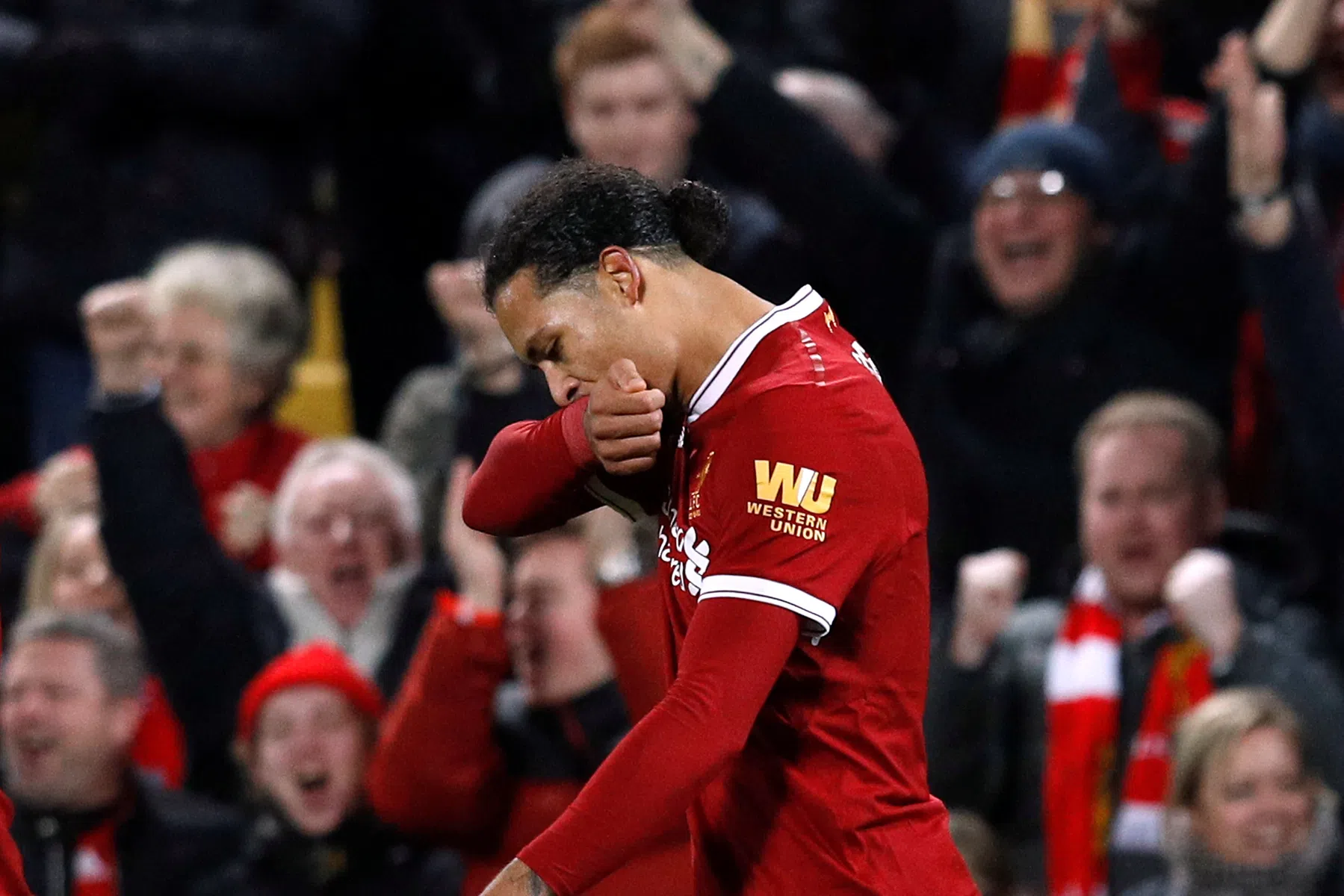 Toen het voor Van Dijk nog spannend was de Liverpool-kleedkamer binnen te komen