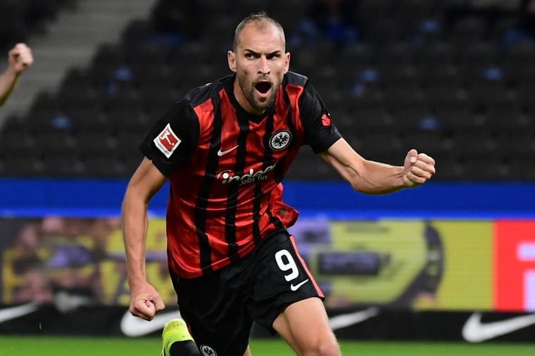 Eintracht Frankfurt-trainer baalt van vertrek Dost