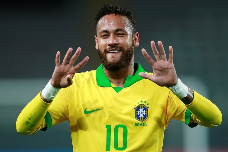 Neymar ontkent op geheel eigen wijze 'megafeest'