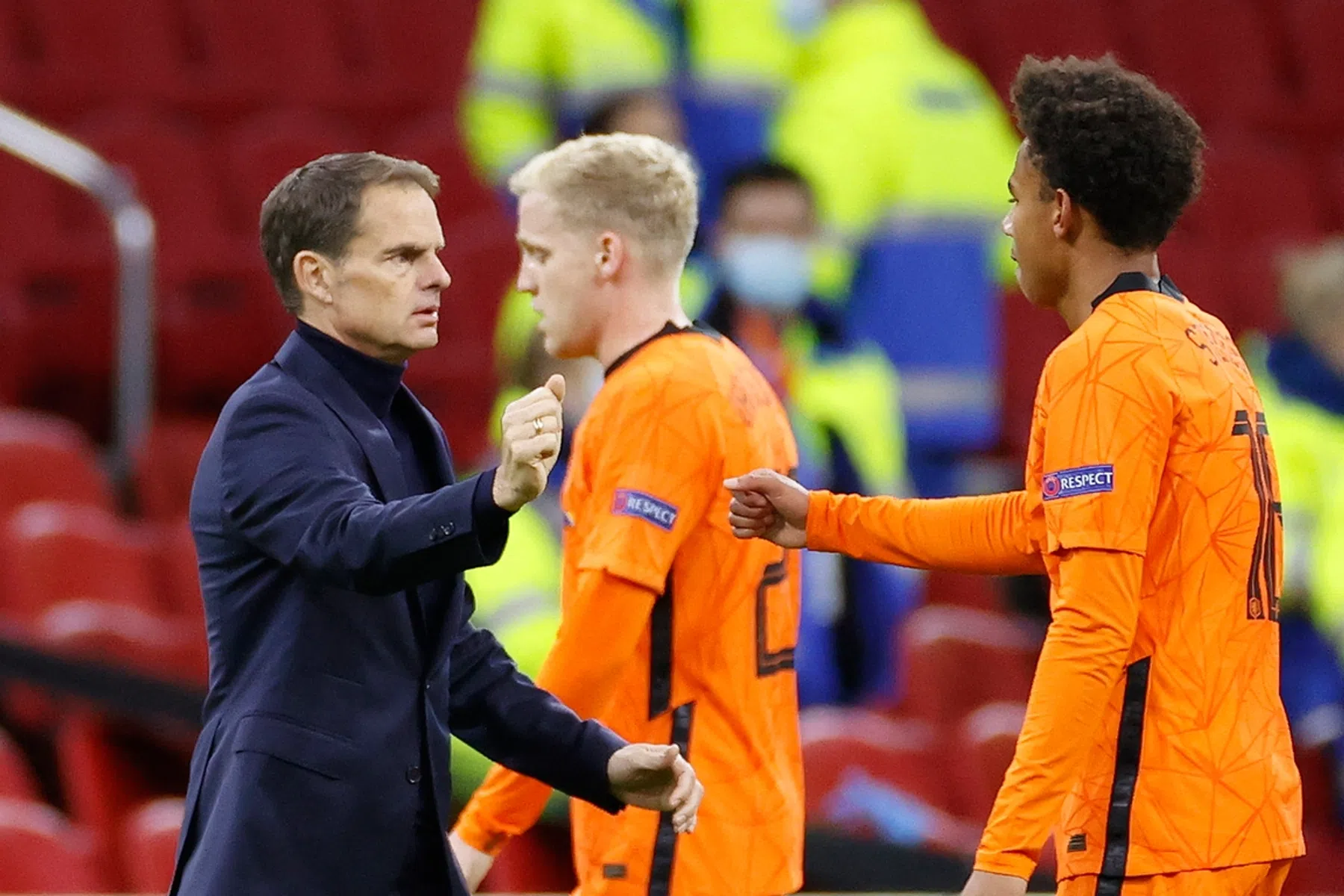 Stengs: 'Thuis zeg ik 'hé vriend' en bij Oranje noem ik hem trainer'