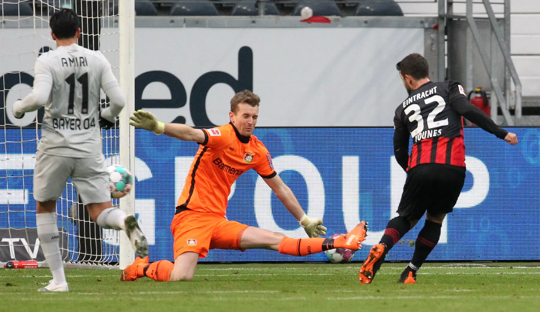 Uitgerekend Younes doet Bosz pijn na weergaloze goal Amiri