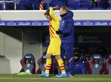 Thumbnail for article: Koeman onderstreept transferwens, lof voor 'wildcard' De Jong