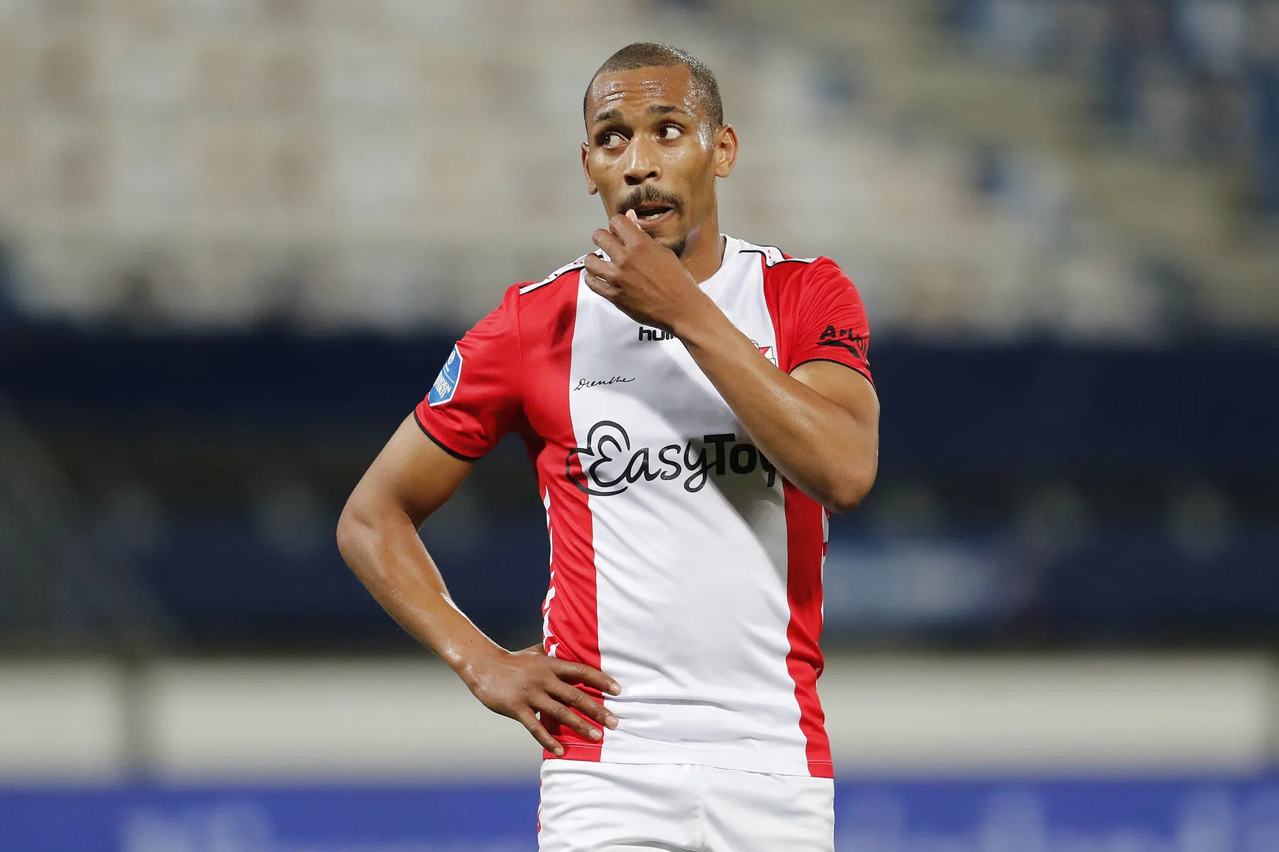 Emmen-middenvelder Chacón maakt droomtransfer naar zijn geboorteland