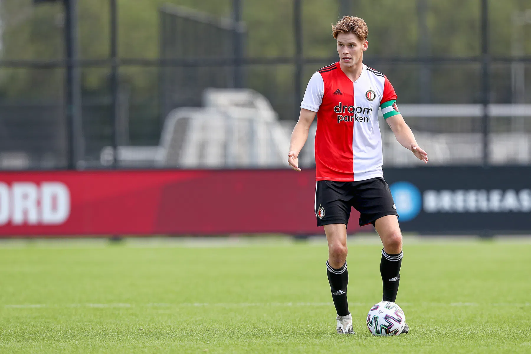 Feyenoord laat Hendriks vlieguren maken bij 'grootste club' van de KKD