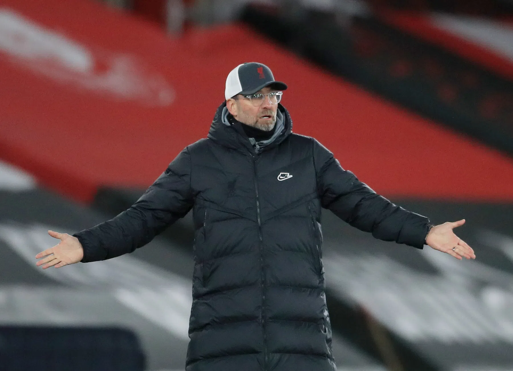 Gefrustreerde Klopp wijst bij penaltymoment naar Man Utd