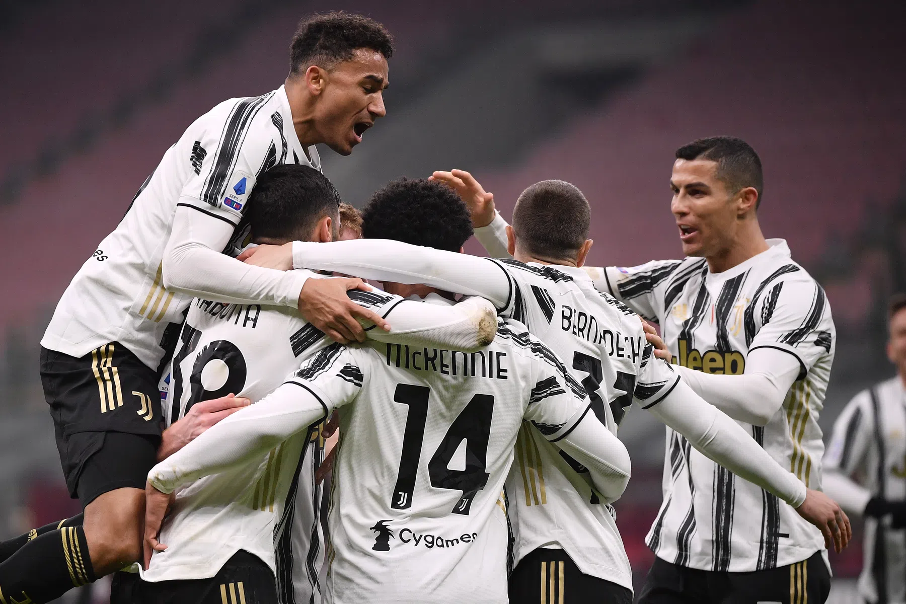 Juventus blaast in Milaan titelhoop nieuw leven in 