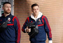 Thumbnail for article: Amerikaanse oplossing dient zich aan voor Arsenal-paria Özil
