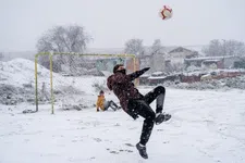 Thumbnail for article: Spaans Winter Wonderland: spelers Real Madrid uren vast, doorgaan duels onzeker