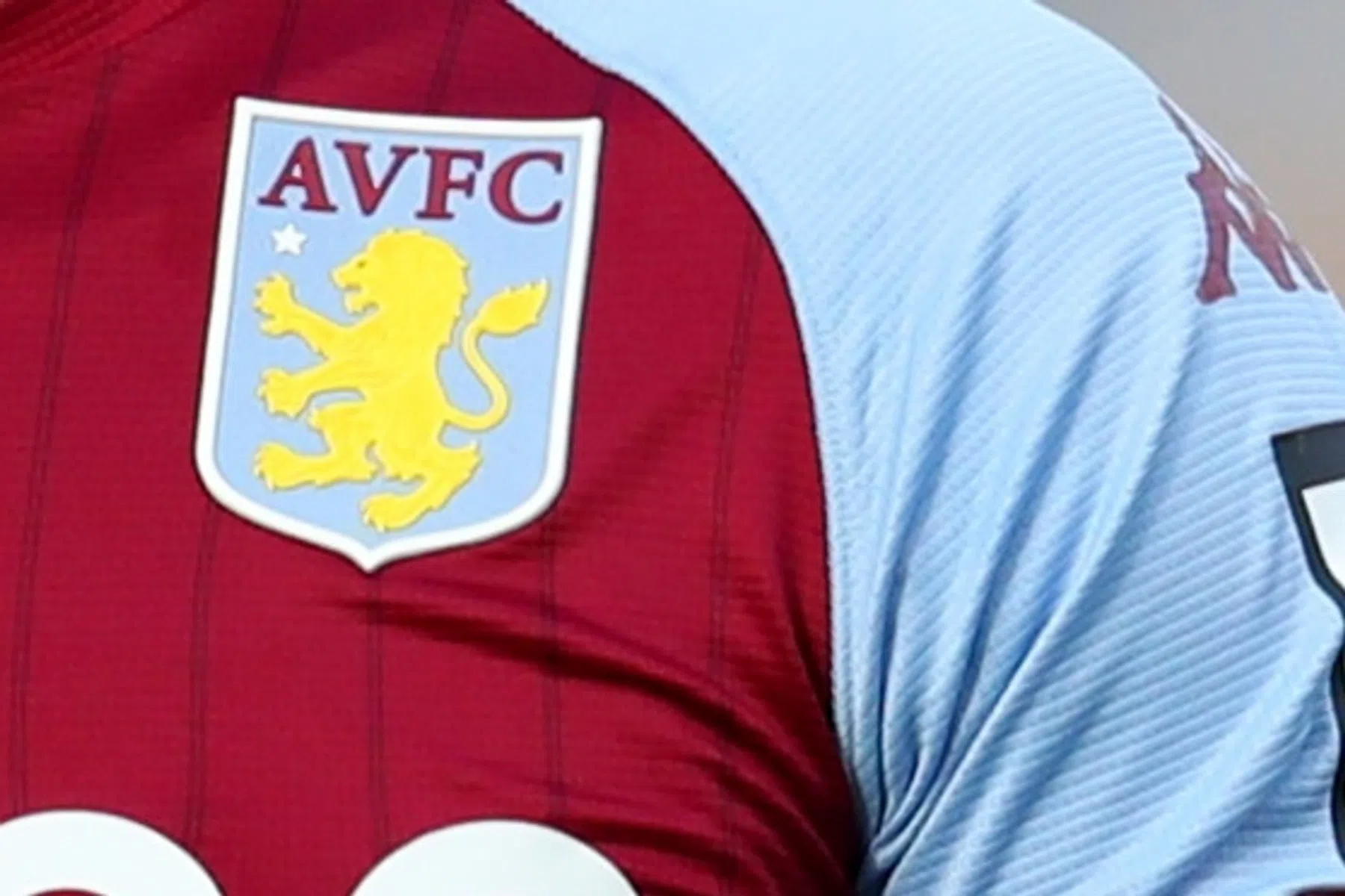 Prachtig moment voor Bogarde (17): debuut tegen Liverpool bij piepjong Aston Villa 