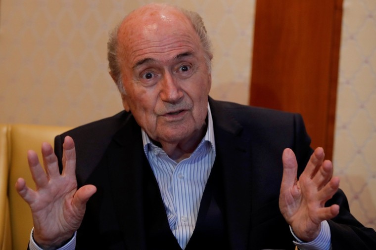 Blatter in ziekenhuis: 'Heeft tijd en rust nodig'