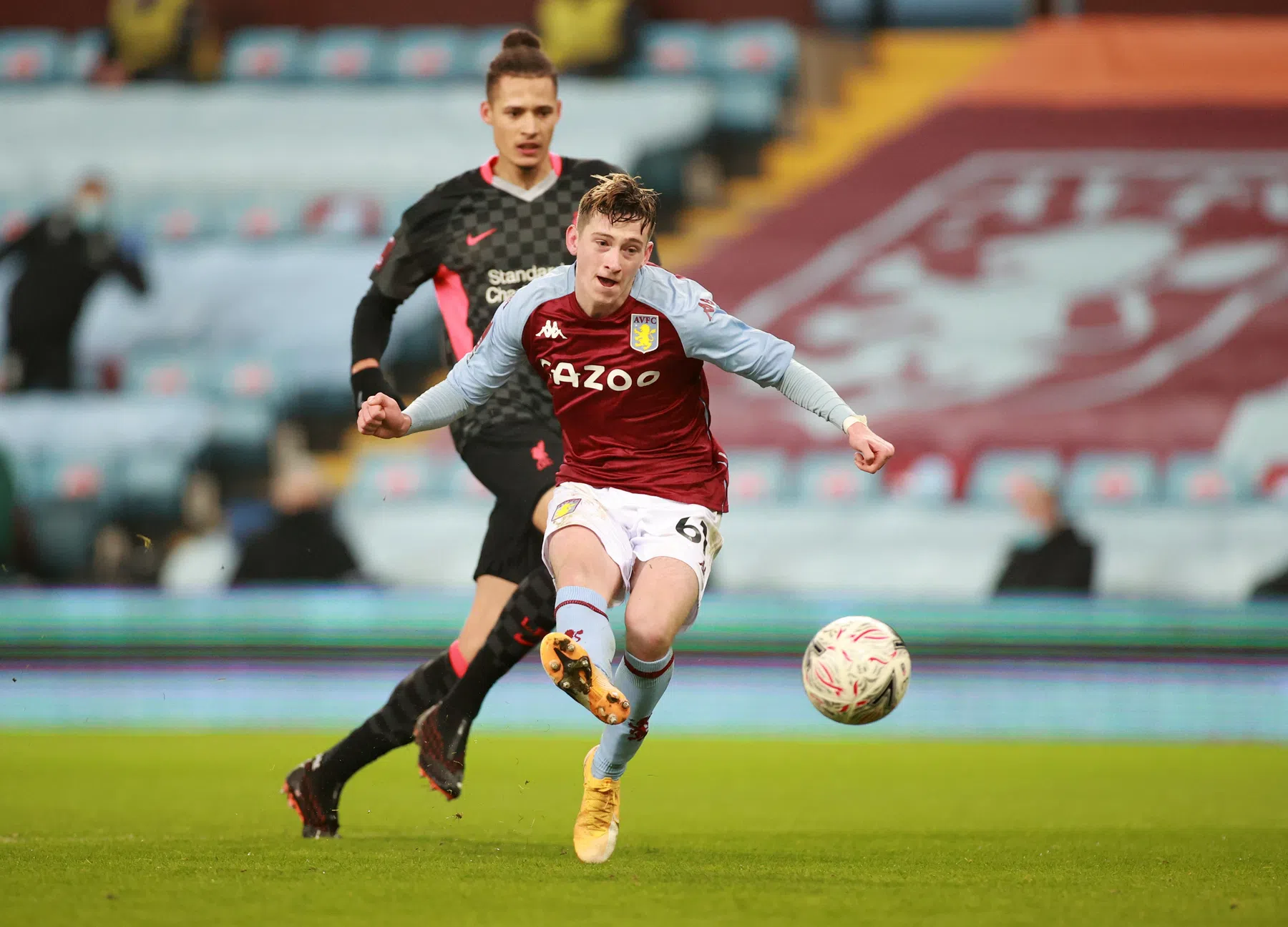 Villa-tieners brengen Liverpool ondanks ruime zege toch in verlegenheid