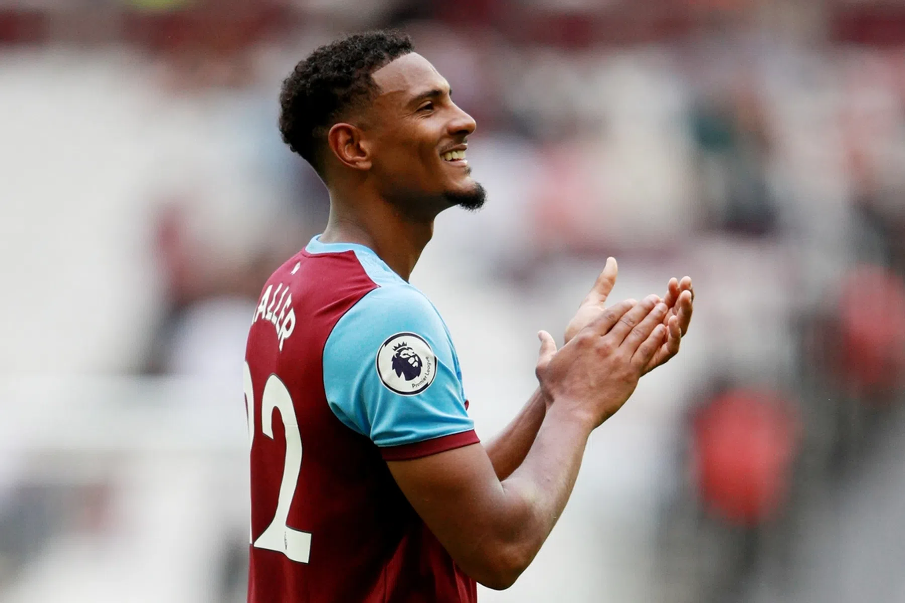 Ajax bevestigt komst Haller en onthult transfersom