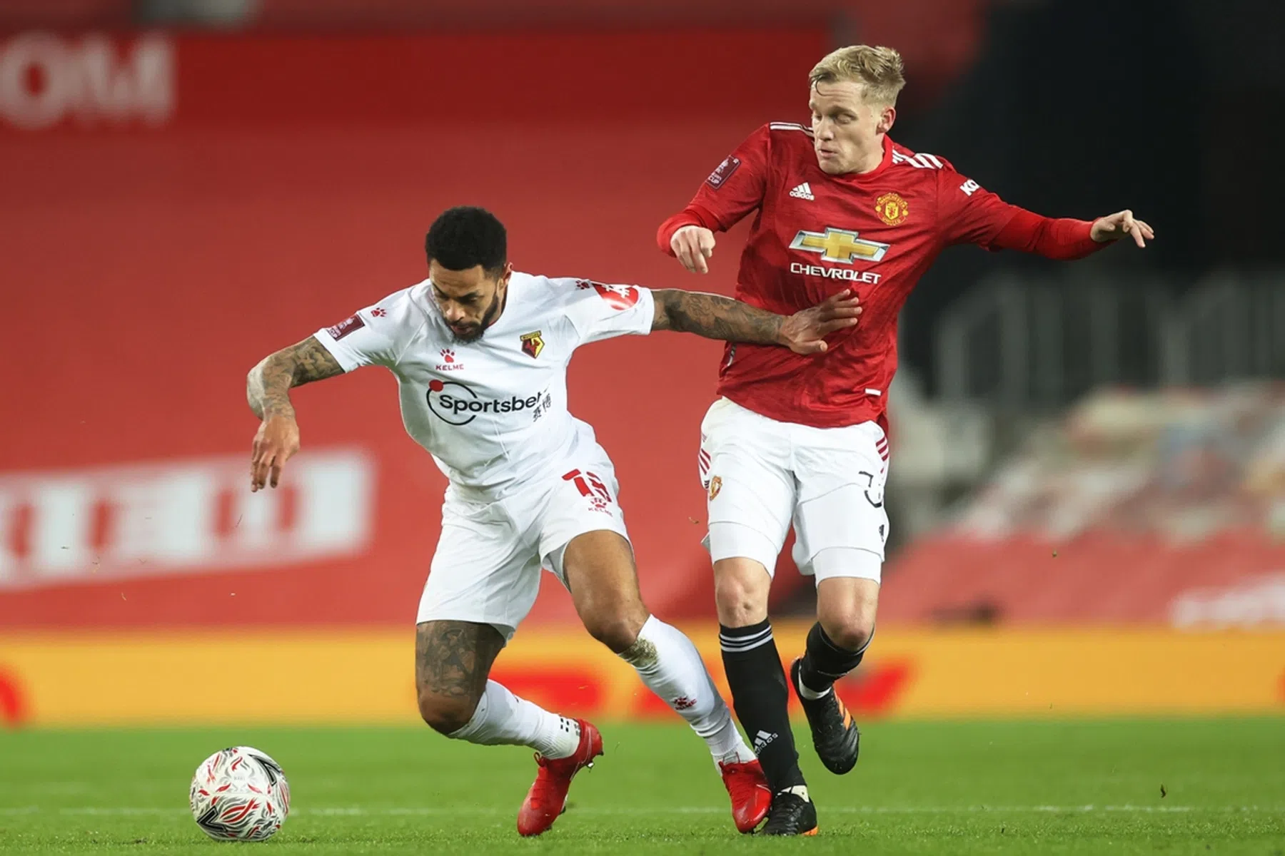 Van de Beek onderscheidt zich met hoogstandjes tijdens bekerzege United