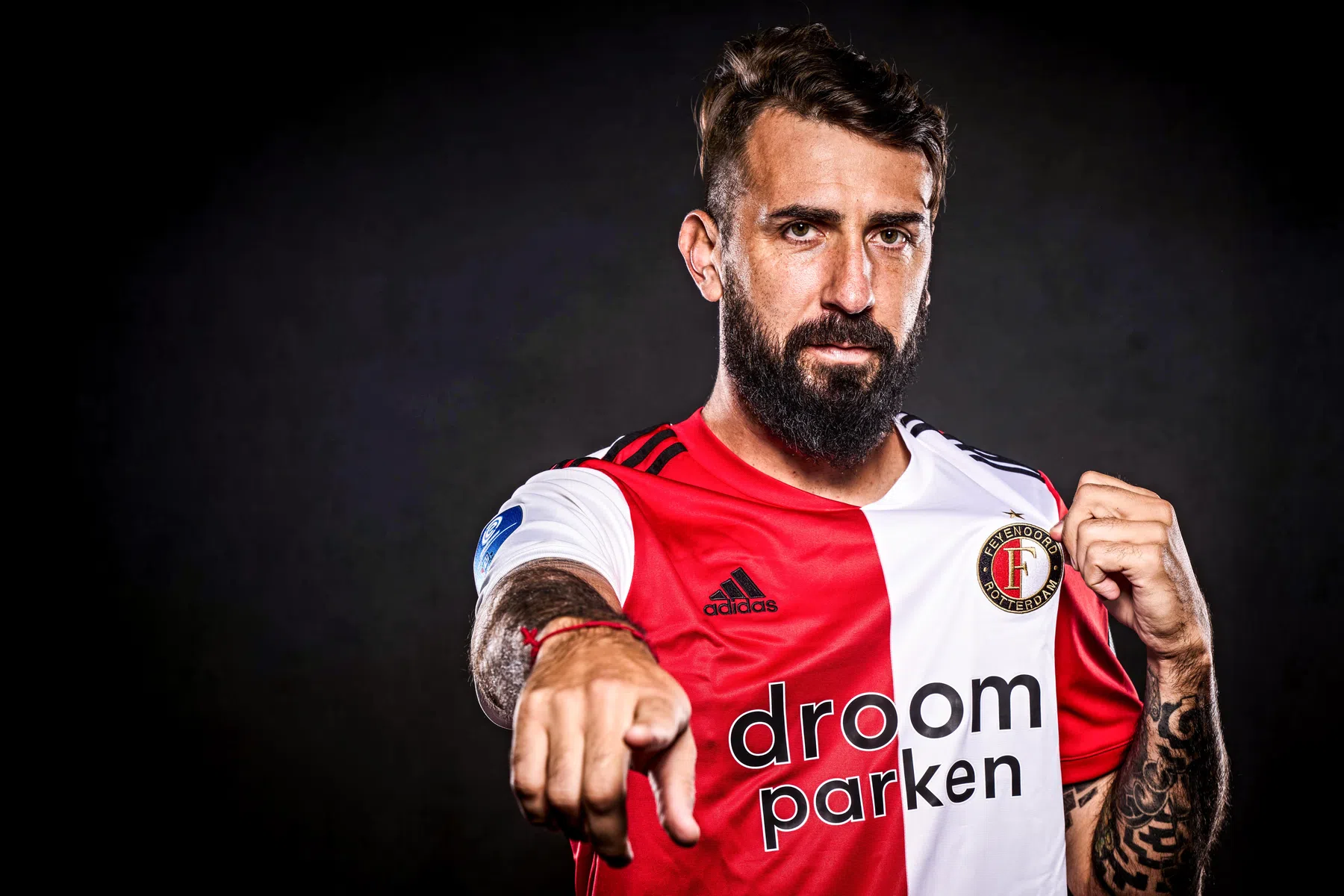 Feyenoord-spits Lucas Pratto stelt zich voor: De Beer is klaar om te brullen