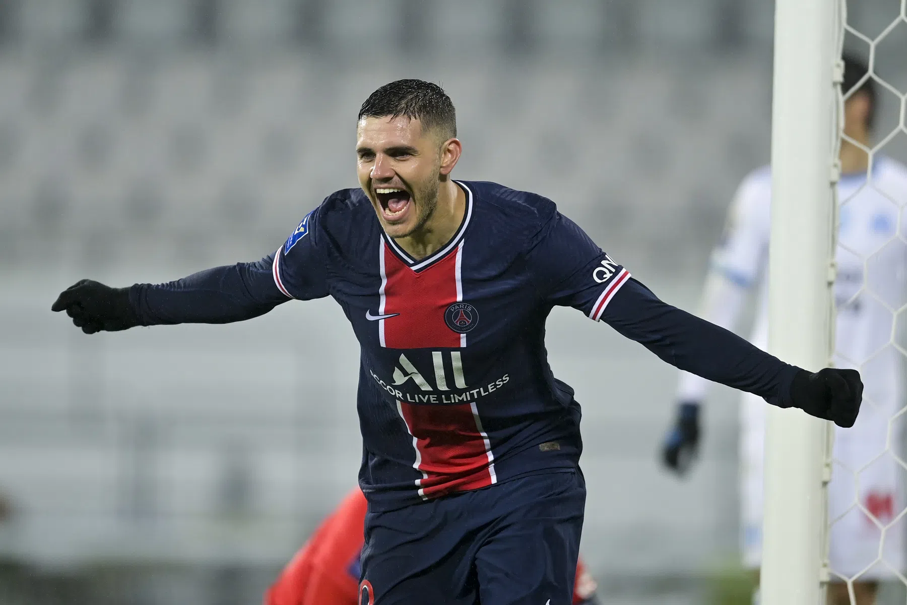 Teruggekeerde Icardi helpt PSG aan eerste prijs van het seizoen