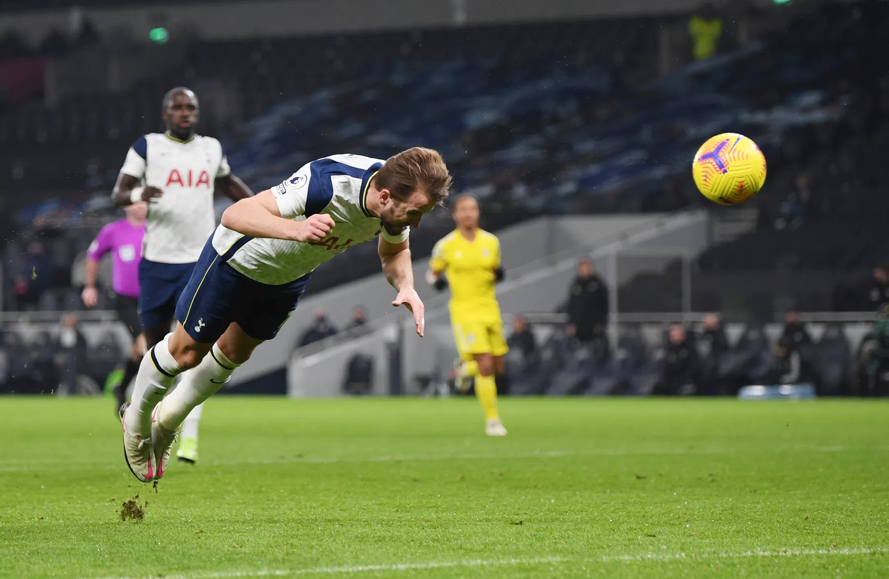 Kane in rijtje met Fowler en Cole, maar geen Spurs-zege in veelbesproken derby