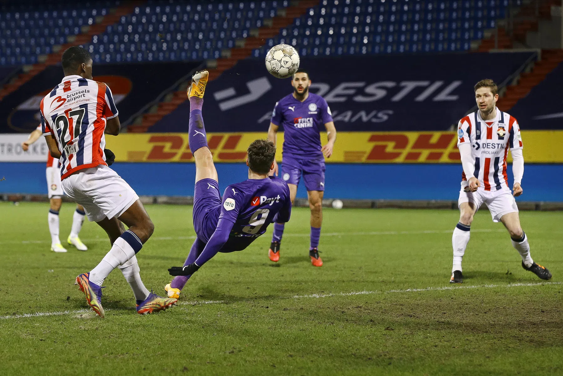 Ongekend drama Willem II: FC Groningen slaat toe in knotsgekke tweede helft