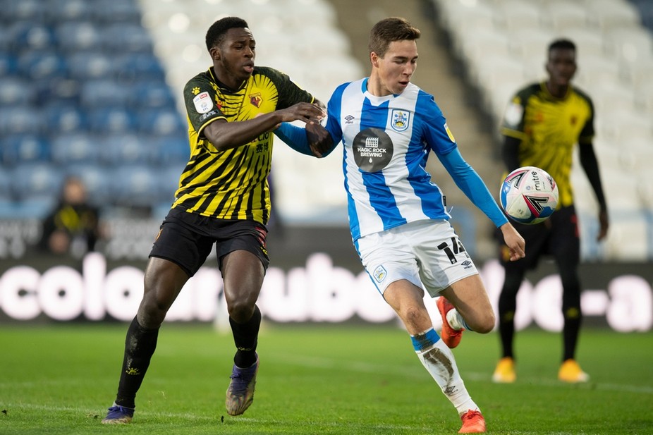 Eiting maanden uit de roulatie bij Huddersfield Town