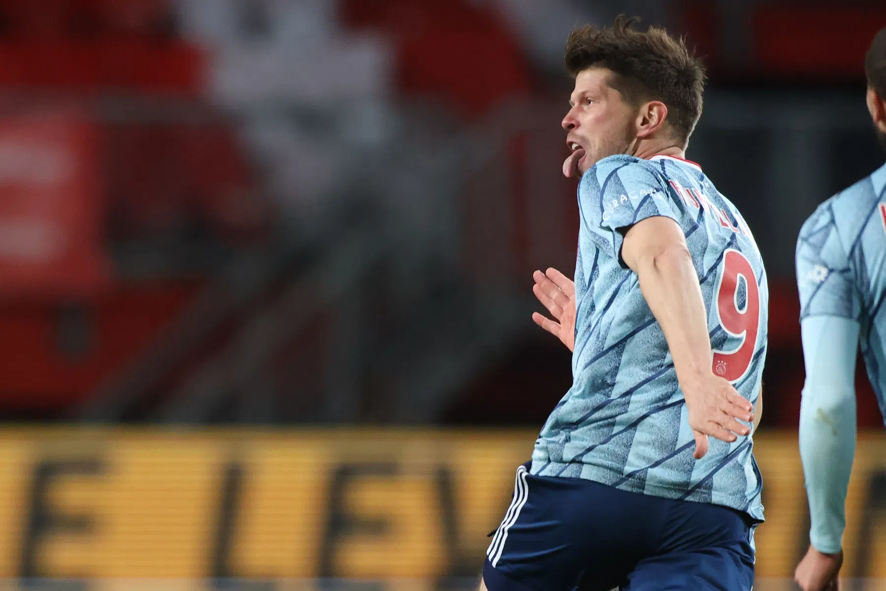 Huntelaar in spagaat: 'Schalke heeft me harder nodig, een einde bij Ajax is mooier'