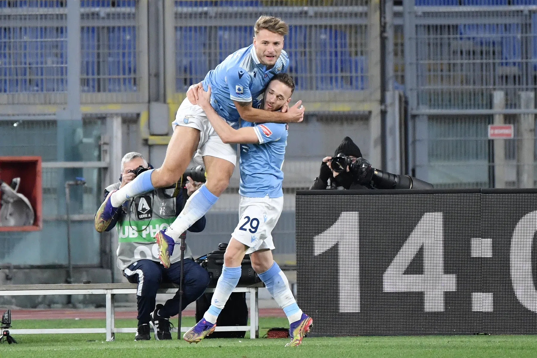 Basisklant Karsdorp beleeft vernederende derby met AS Roma
