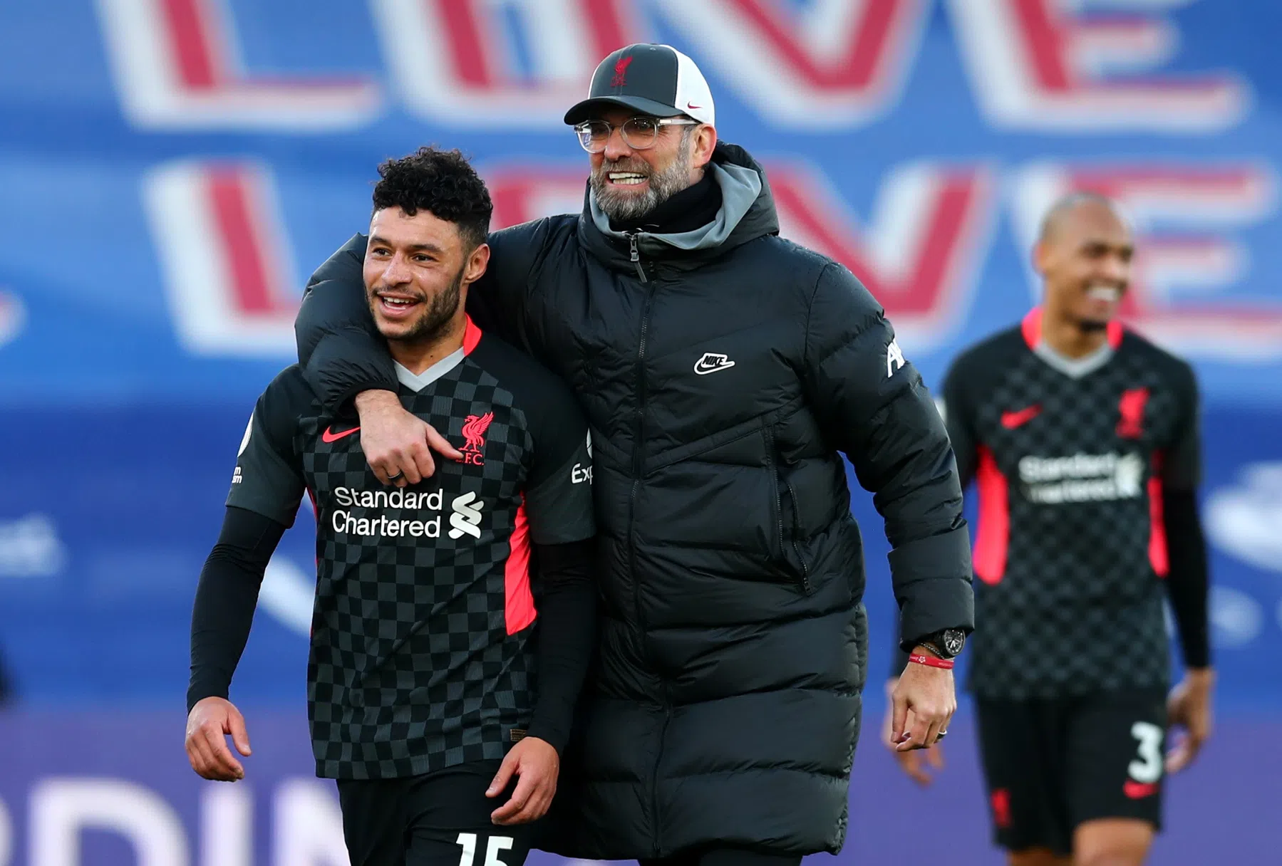 Klopp mengt zich in Engelse juichdiscussie: 'Ik snap het niet zo goed'
