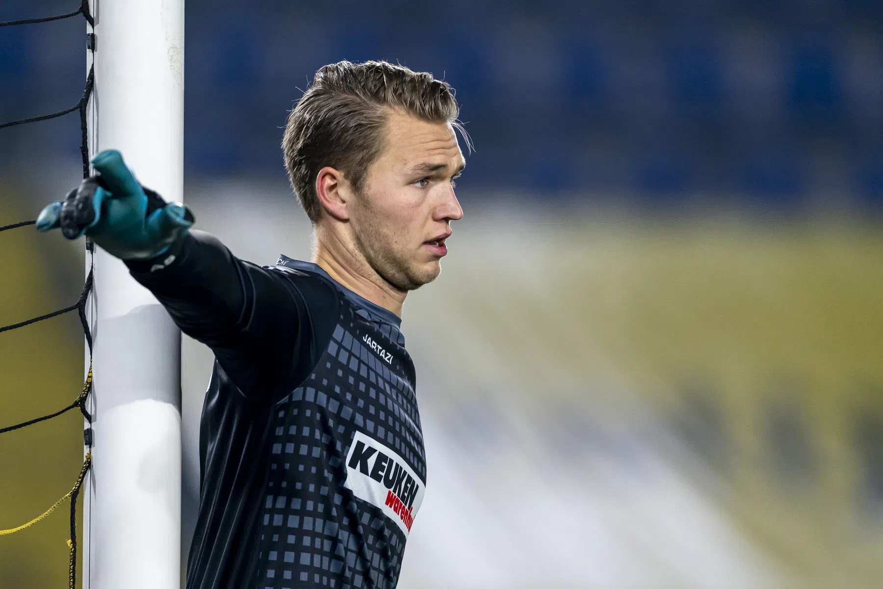 Eerste doelman FC Dordrecht verrast door per direct te stoppen