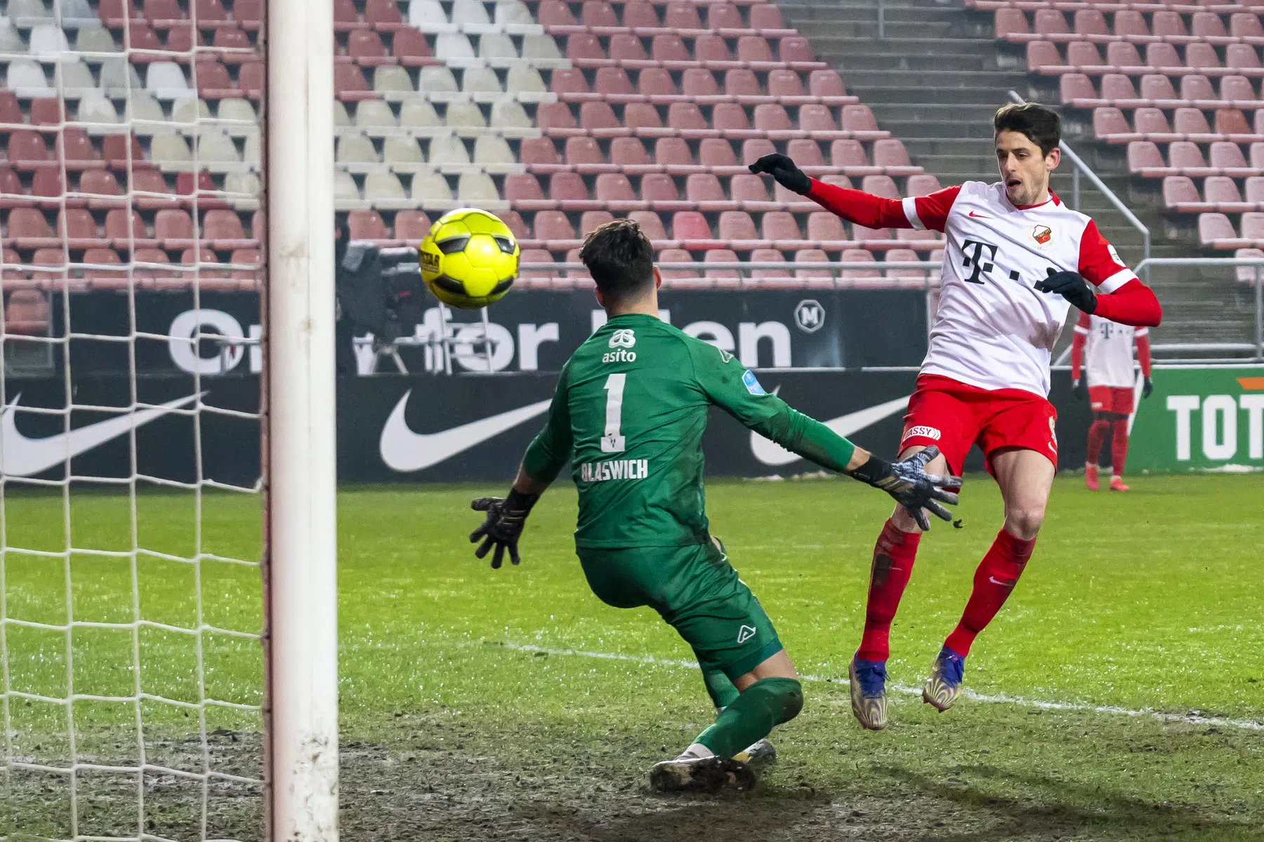Opluchting bij FC Utrecht door Almelose keepersflaters