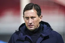 Thumbnail for article: Schmidt is Nijhuis helemaal zat: 'Hoef hem nooit meer te spreken'