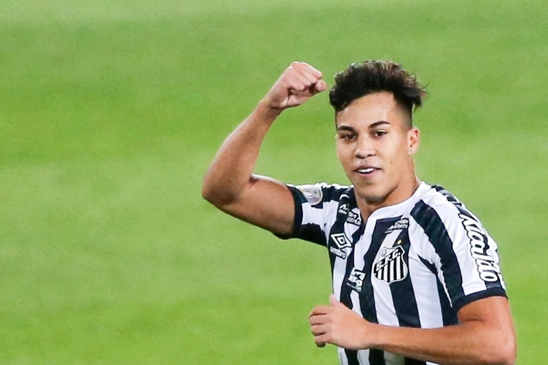 Een complete nummer 9 die in de voetsporen kan treden van Pelé en Neymar