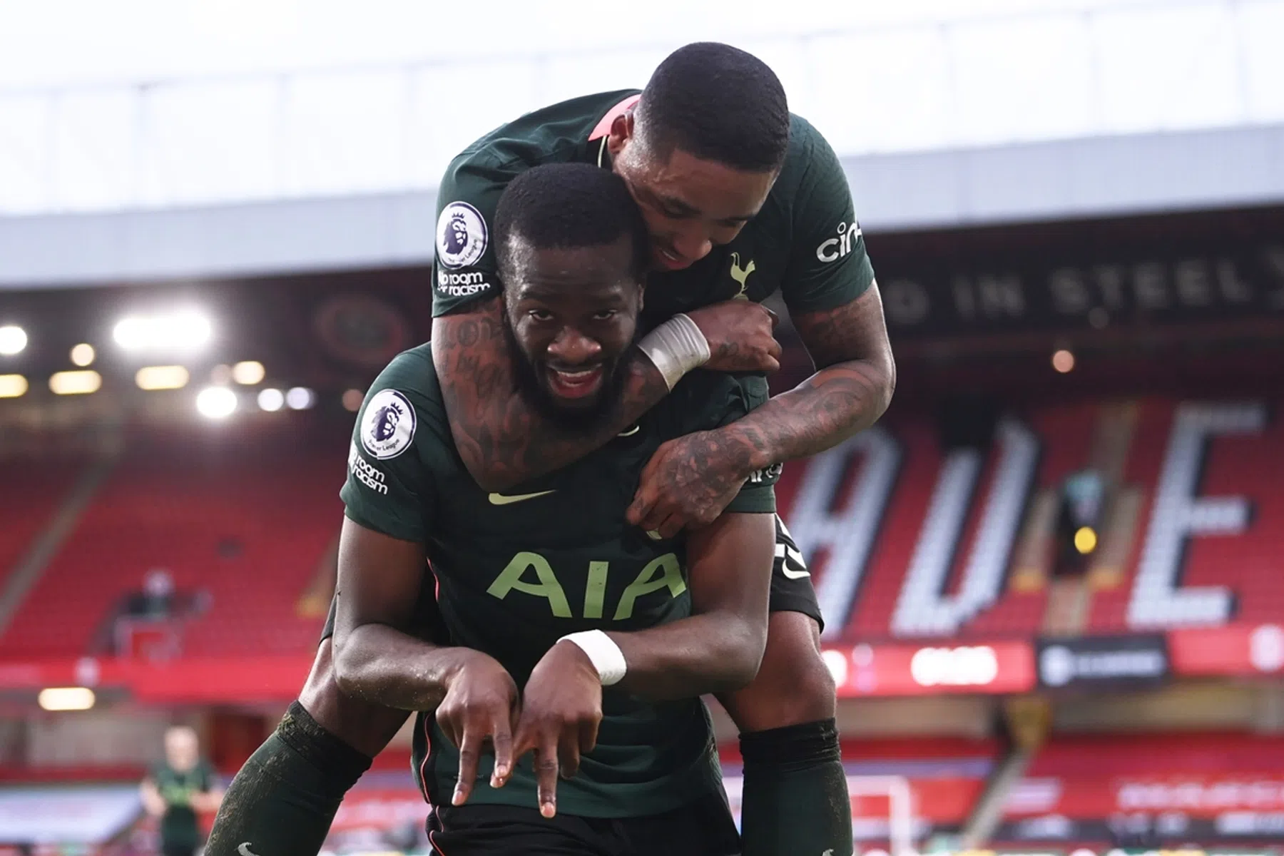 Primeur voor Bergwijn bij verlossende uitzege Tottenham Hotspur
