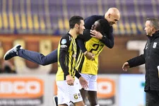 Thumbnail for article: Vitesse droomt: 'Zitten in twee competities waarin we prijzen kunnen winnen'
