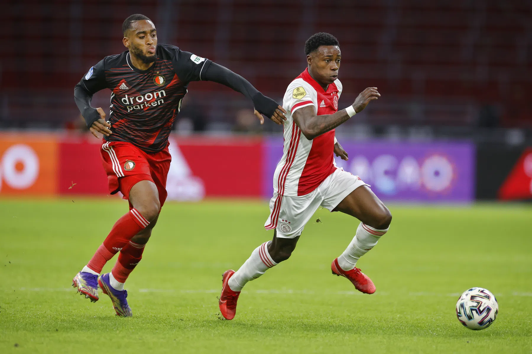Ajax zoekt een nummer 10