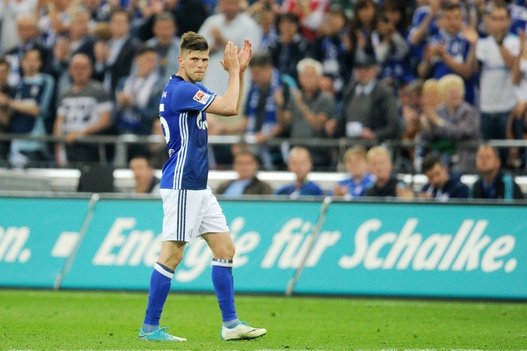 Witte rook: Huntelaar per direct van Ajax naar Schalke 04