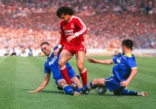 Thumbnail for article: Toen reuzen werden geveld: acht onvergetelijke bekerstunts 