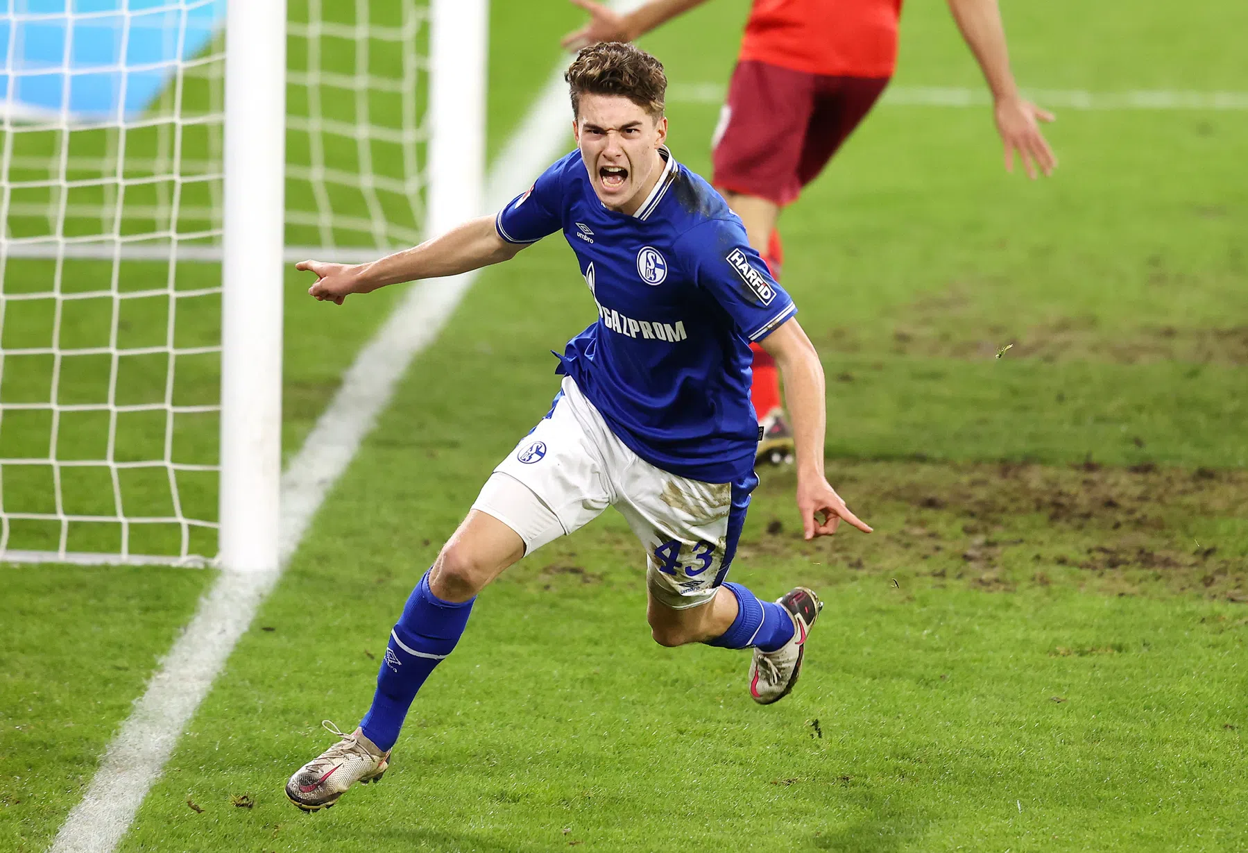 De Hoppe-hype: dit is de grote concurrent van Huntelaar bij Schalke 04