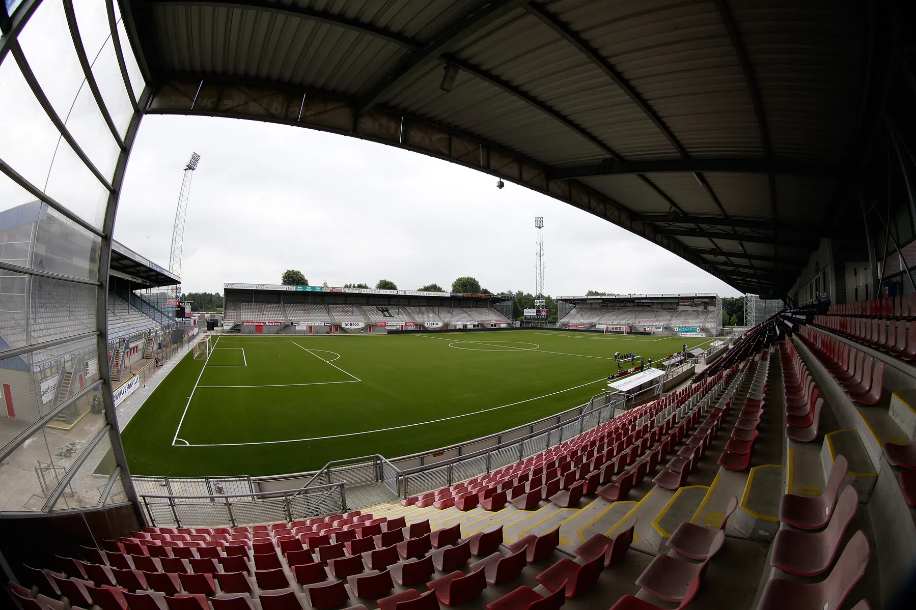 FC Emmen niet blij met FIFA: aanwinst blijft achter in Emmen