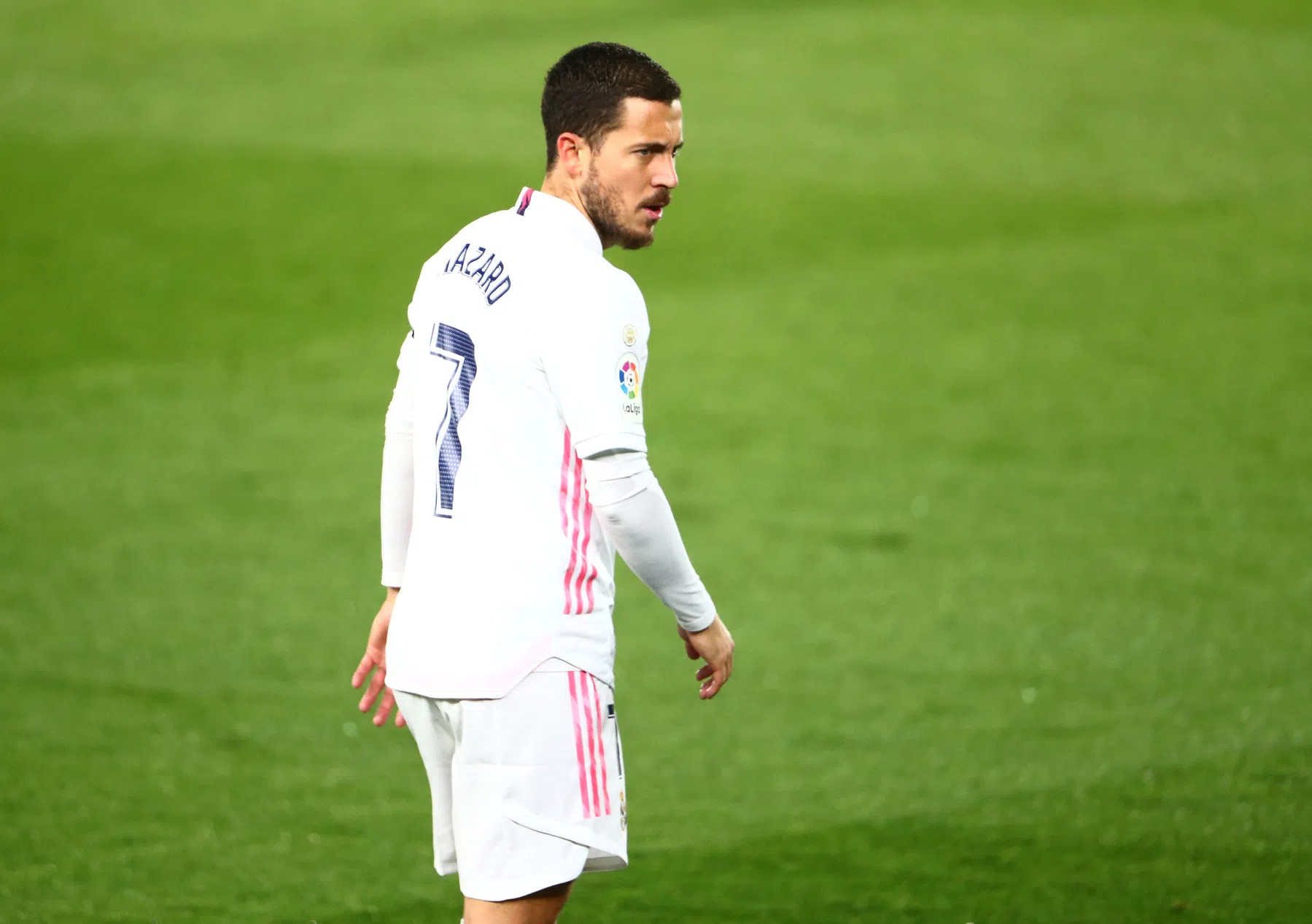 Real spoelt bekerkater weg met hoofdrol voor toverende Hazard
