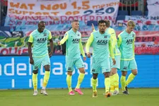 Thumbnail for article: Reuzendoder AZ vervolgt zegereeks in de topwedstrijden