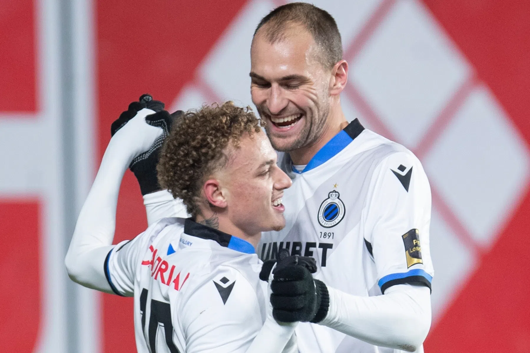 Van den Brom onderuit dankzij Lang, Vormer en record Dost