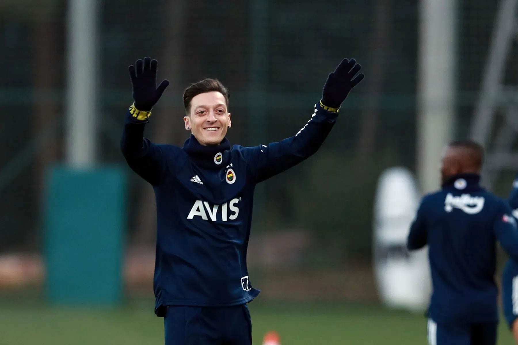 Fenerbahçe start speciale sms-dienst om komst Özil te bekostigen