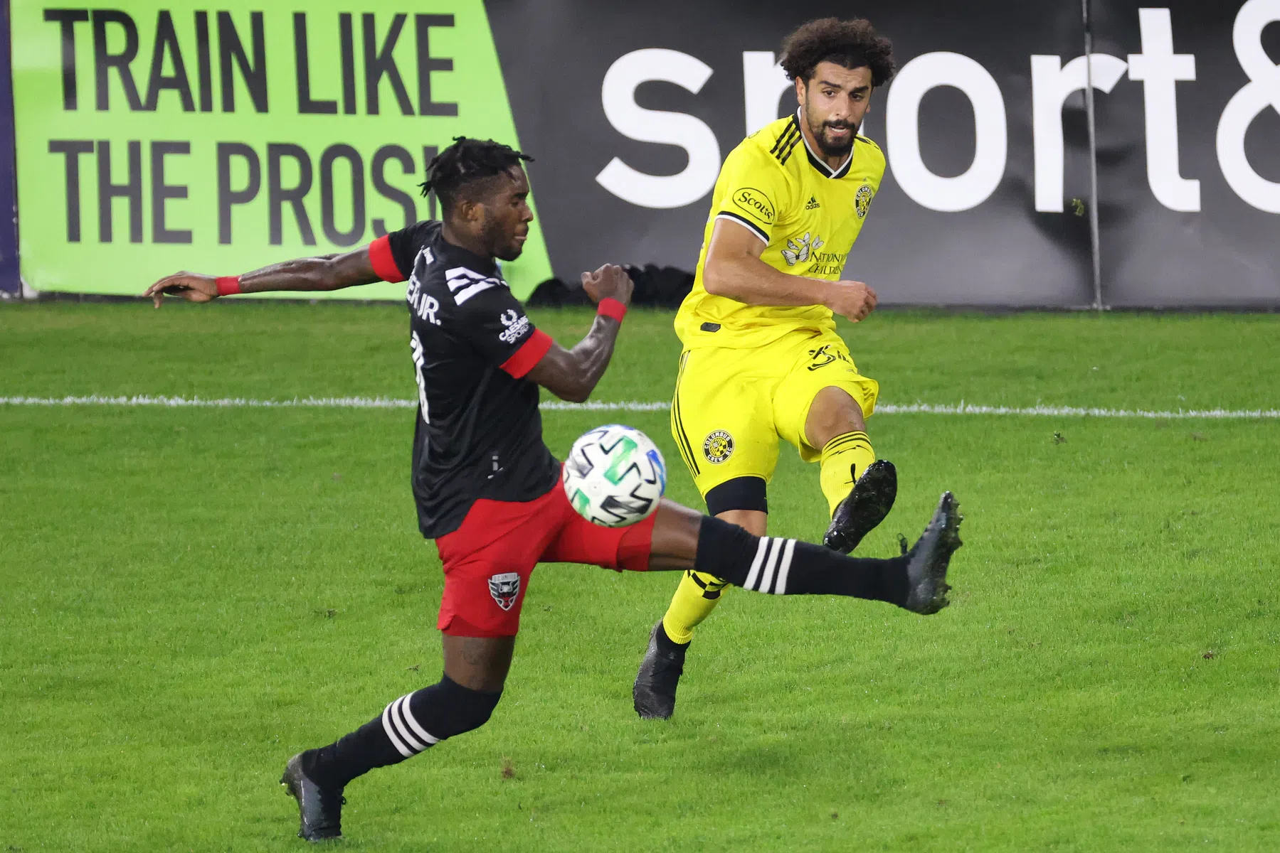 ADO Den Haag haalt Mokhtar terug naar de Eredivisie