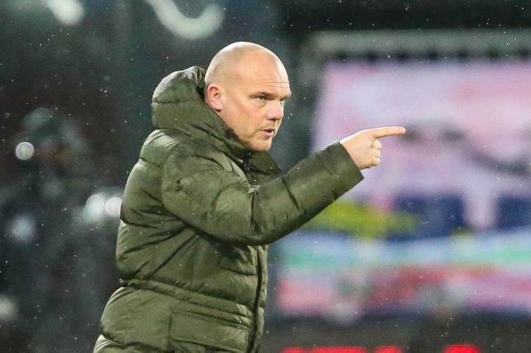 Heerenveen spreekt vertrouwen uit in Jansen: 'Honderd procent'