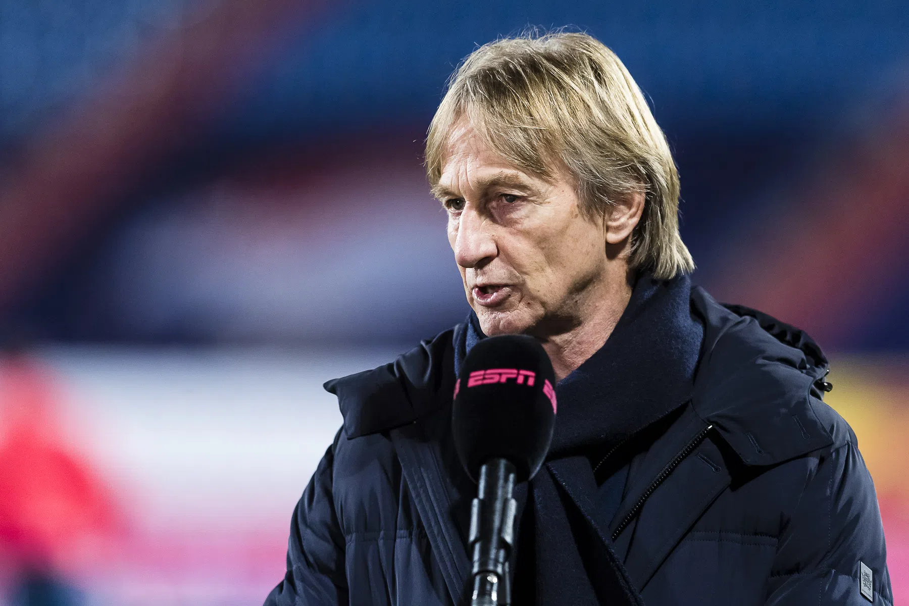 Dolend Willem II grijpt in en ontslaat Koster