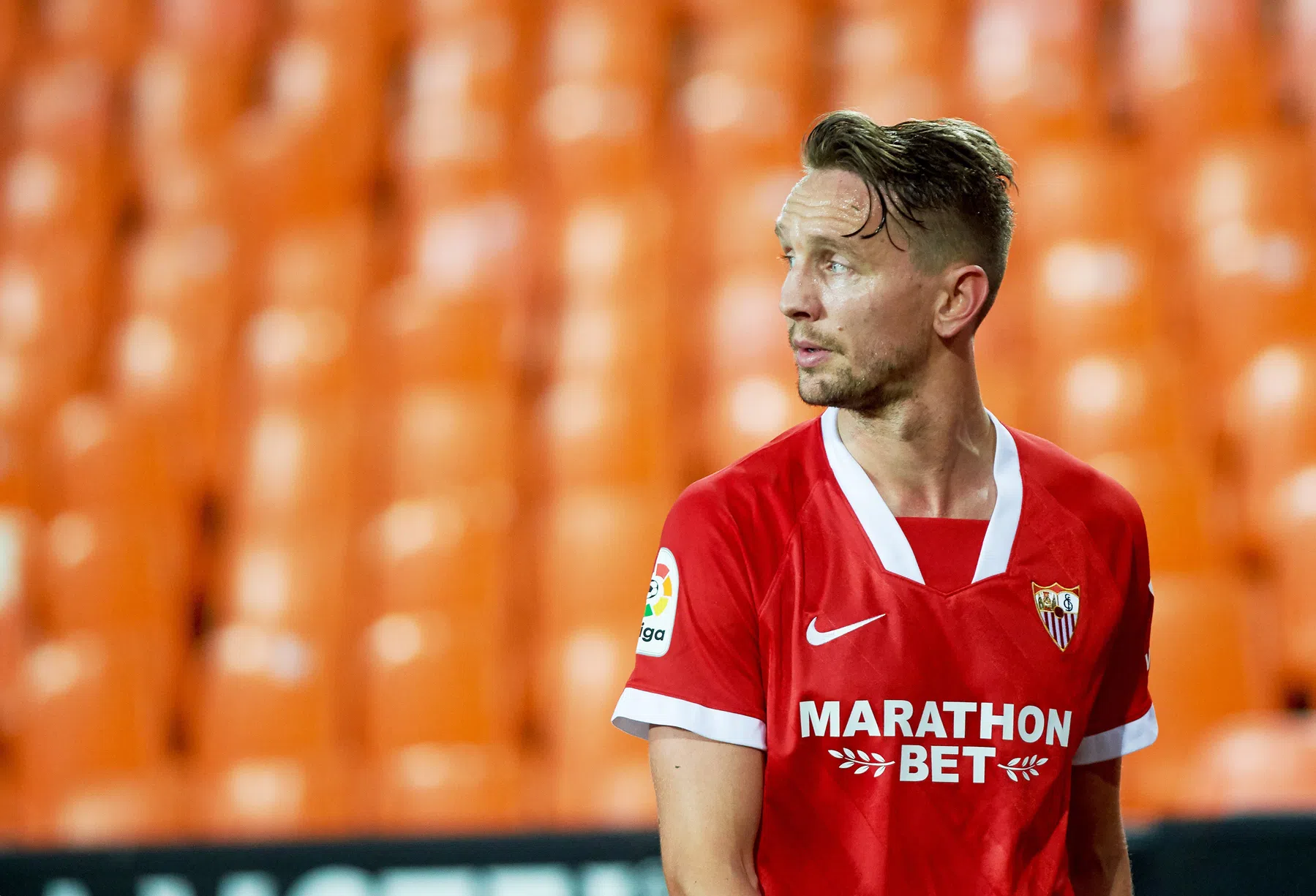 De Jong grijpt eindelijk zijn kans bij Sevilla