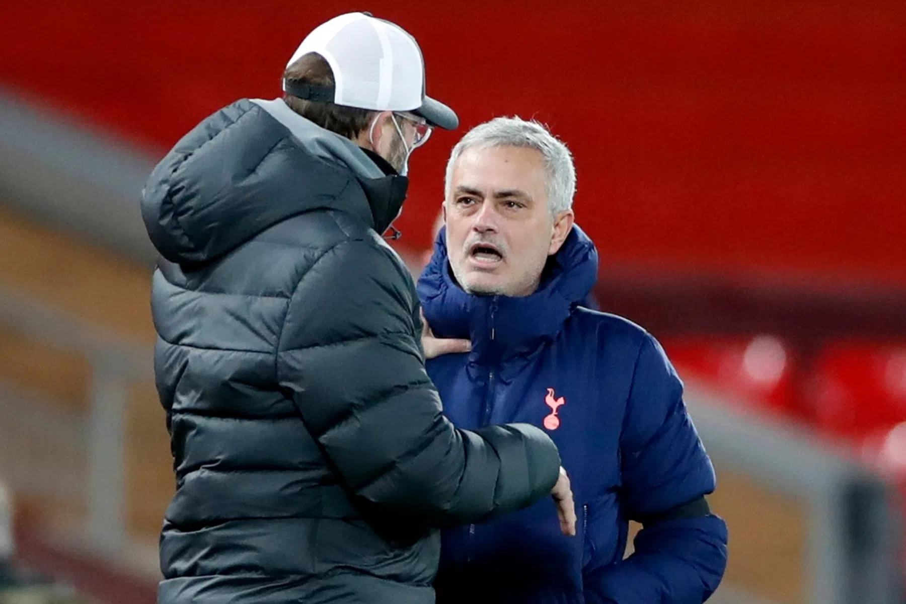 Subtiele sneer Mourinho naar Klopp: 'Sommige coaches worden nooit gestraft'