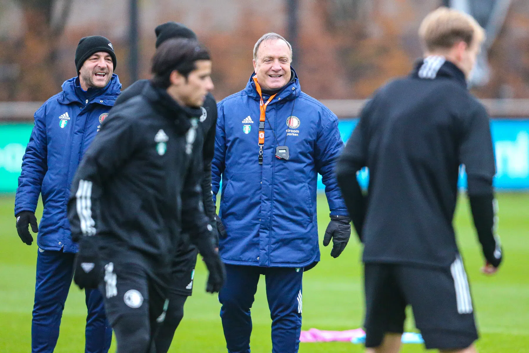 Waarom zijn er zoveel oude trainers in de Eredivisie?