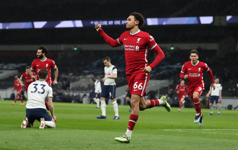 Liverpool boekt bevrijdende zege in spectaculaire topper tegen Spurs