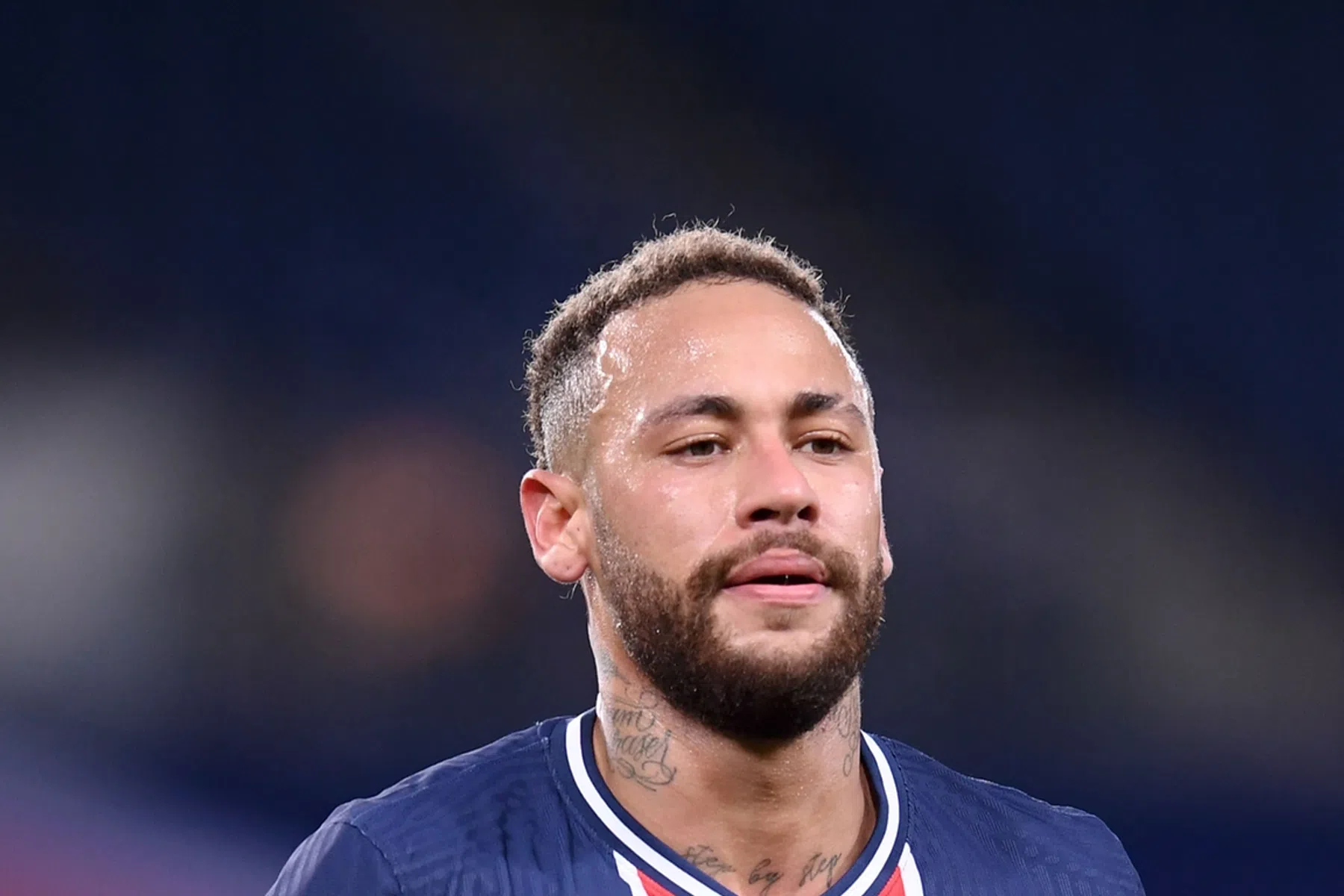 MMA-grootheid bezoekt Van Dijk, Neymar erg blij met poorten Simons