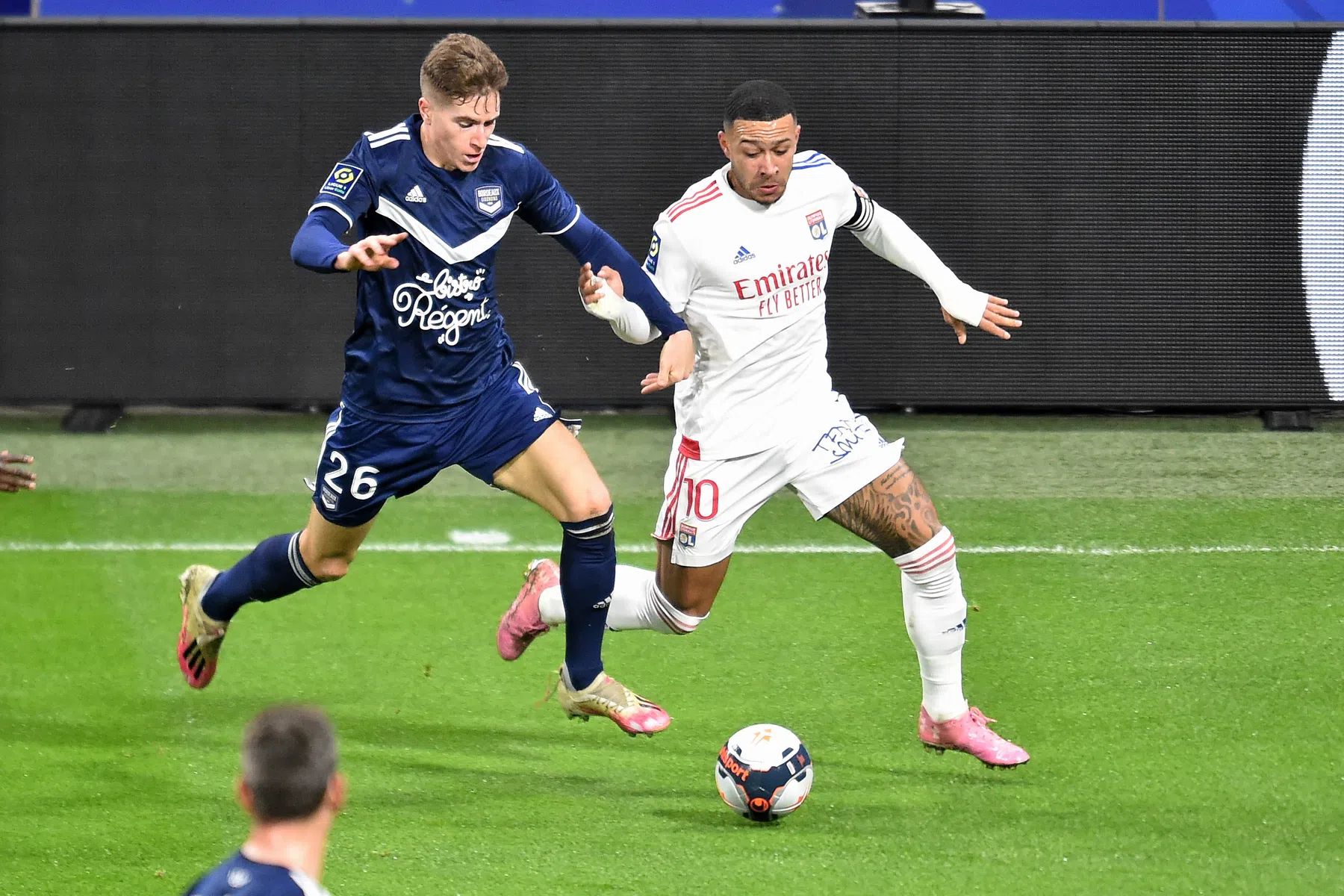 Memphis en Ekambi in voetsporen Kane en Son: Lyon weer koploper
