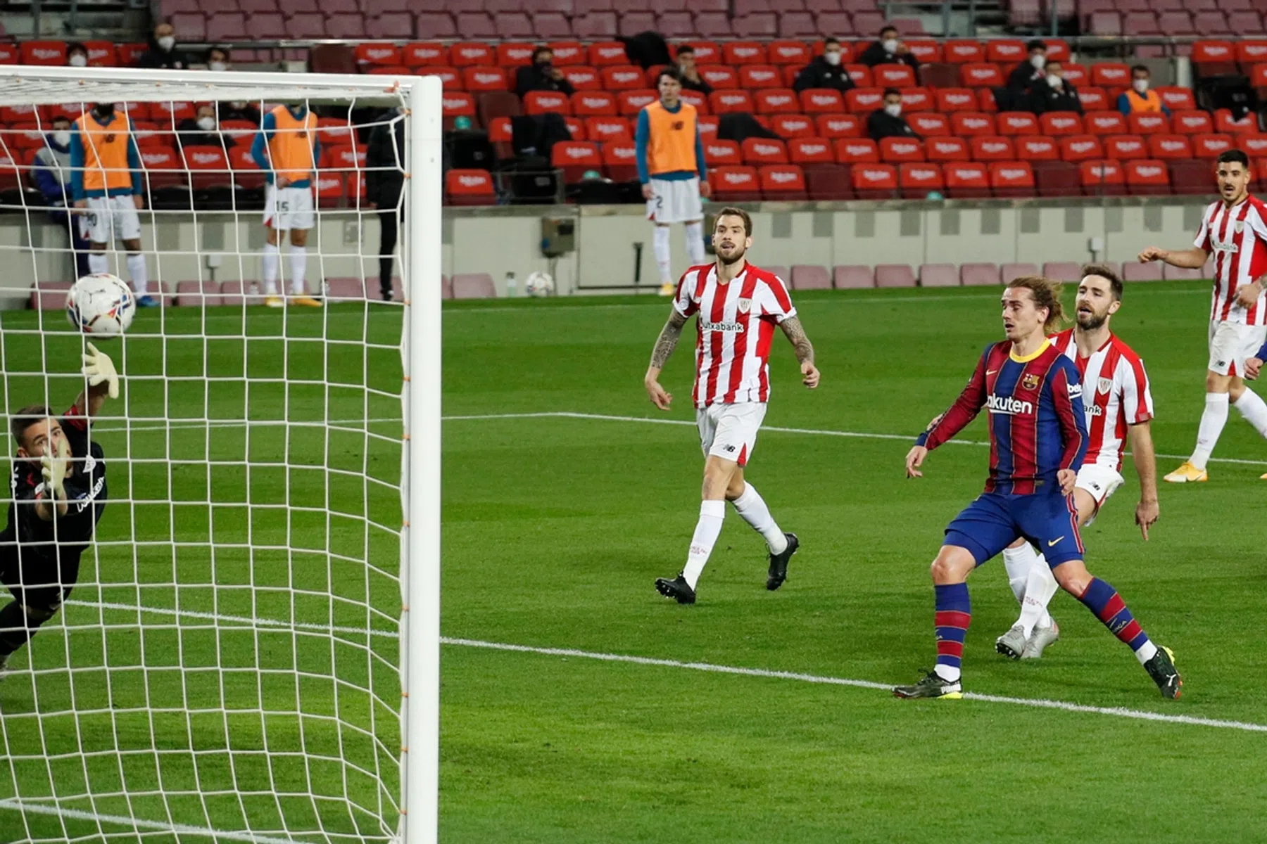 Koeman vervolgt inhaalrace dankzij Griezmann: Barça achterhaalt Real